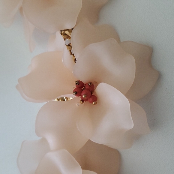 Floral statement necklace - Picture 4 of 5